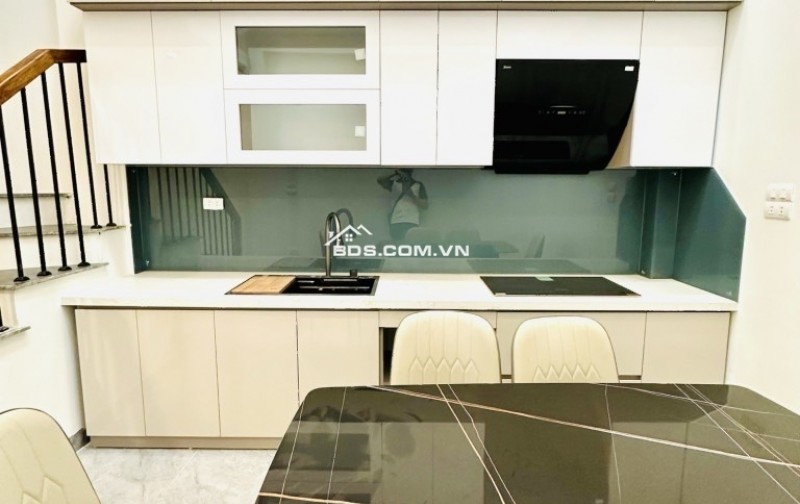  NHÀ ĐẸP MỚI TOANH – FULL NỘI THẤT – GARA Ô TÔ – THANG MÁY – KINH DOANH – NGÕ THÔNG Ô TÔ 